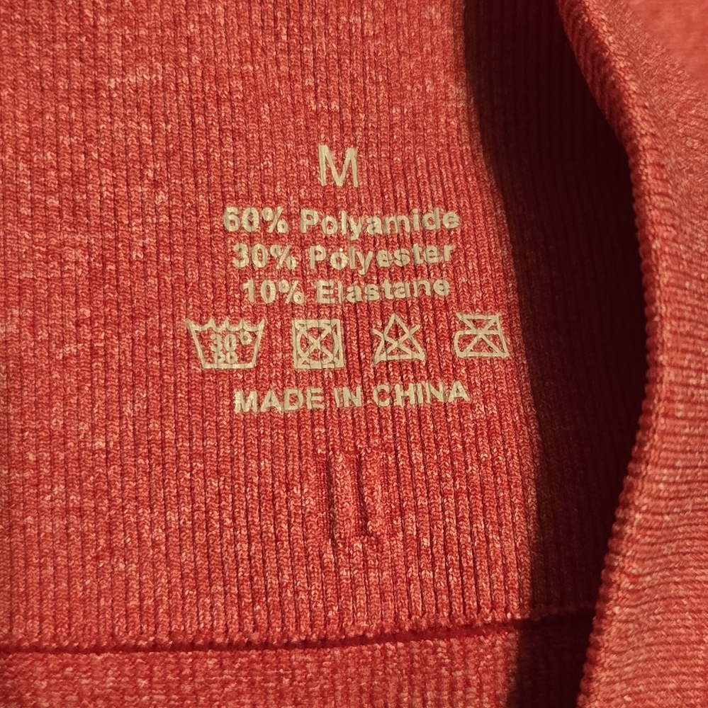 Red Sports Bra and Butt Lifing Leggings Set - Picture 3 of 4